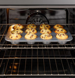 GE APPLIANCES GGF600AVSS GE(R) 30" Free-Standing Gas Convection Range with No Preheat Air Fry and EasyWash(TM) Oven Tray - GGF600AVSS-KT
